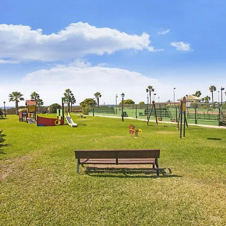 Belvilla By Oyo Beachfront Zahara Apartment *